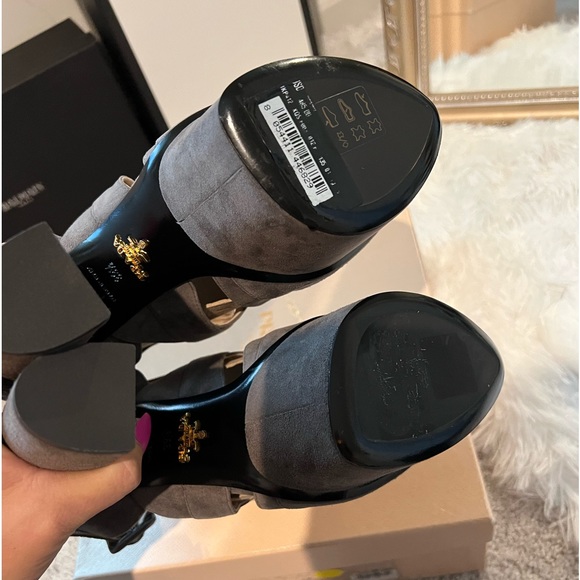 Prada gray suede chunky heels - Picture 5 of 9